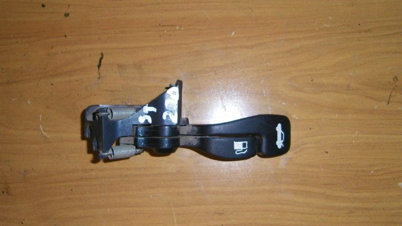 Ручка открывания бензобака  Toyota Corona exiv st200 4SFE