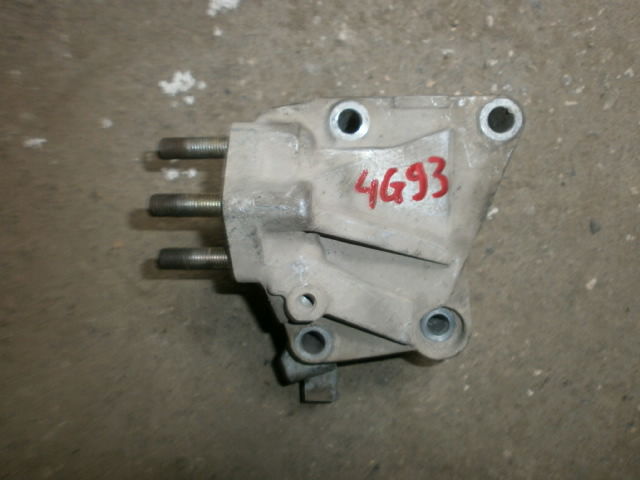 Кронштейн  Mitsubishi Lancer cedia CS5W 4g93