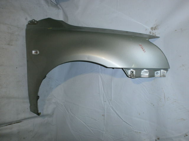 Крыло  Toyota Avensis AZT250 1AZFSE