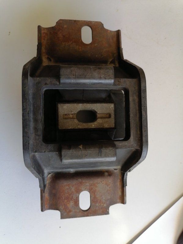 Подушка двигателя  Mazda Demio DY3W, DY5W ZYVE, ZJVE