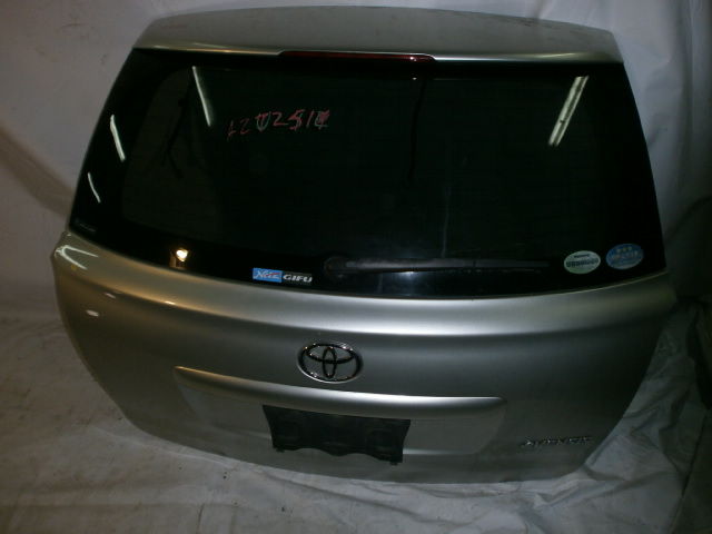 Дверь 5-я  Toyota Avensis AZT250 