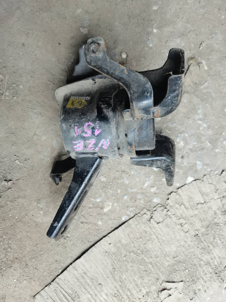 Подушка двигателя Toyota Auris NZE151 1NZFE