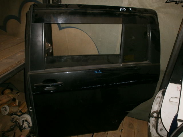 Дверь  Toyota Isis CBA-ANM10W 1ZZ