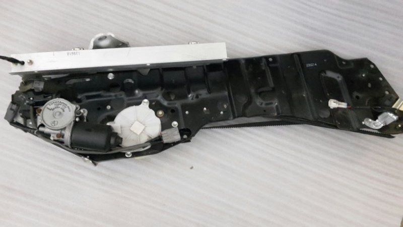 Доводчик двери  Toyota Estima MCR40 1MZ-FE
