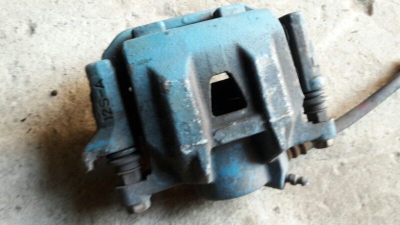 Суппорт  Toyota Estima MCR40 1MZ-FE