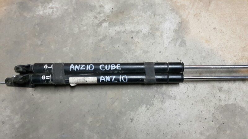 Амортизатор задней двери  Nissan Cube ANZ10 CGA3DE