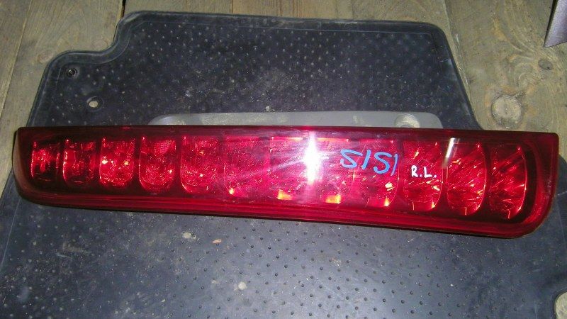 Стоп-сигнал  Toyota Isis CBA-ANM10W 1ZZ