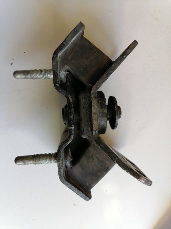 Подушка двигателя 12372-62080 Toyota Windom VCV10 4VZ