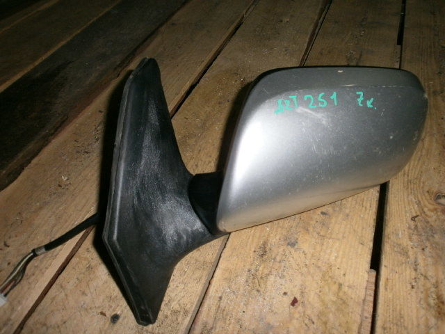 Зеркало  Toyota Avensis AZT250 