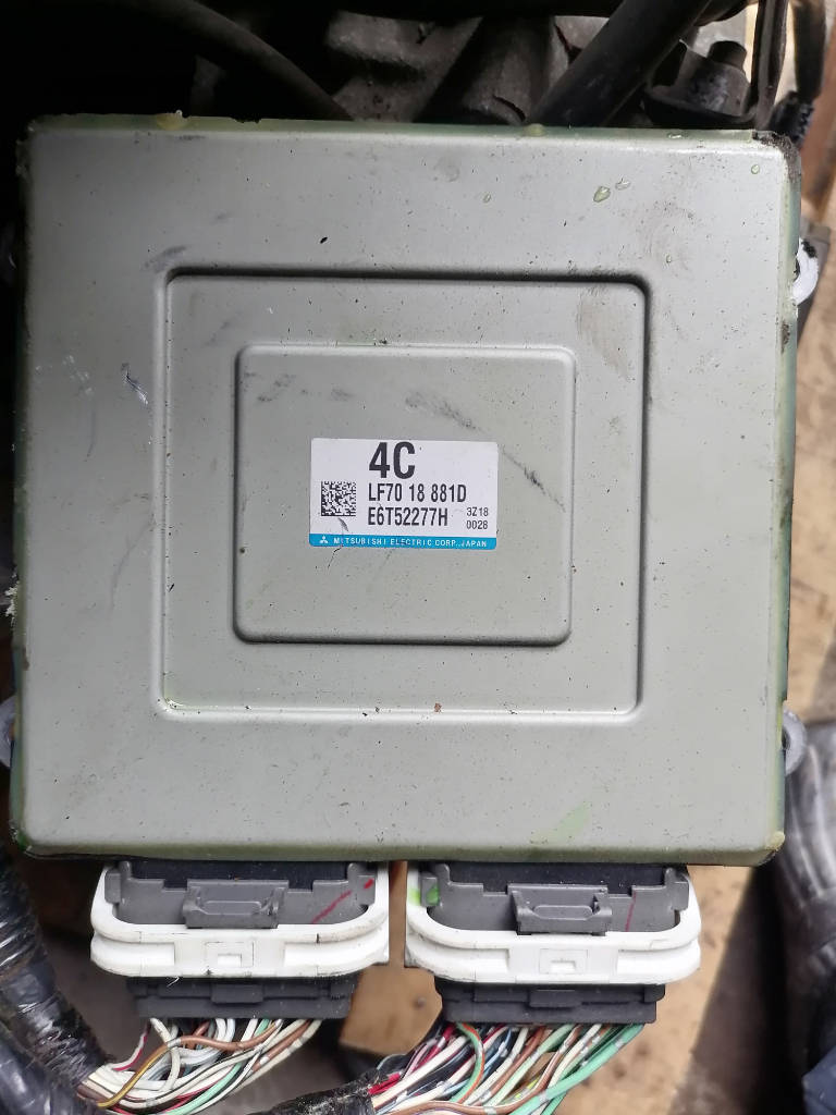 Блок управления ДВС LF7018881D Mazda Axela 2004 BKEP LFVE