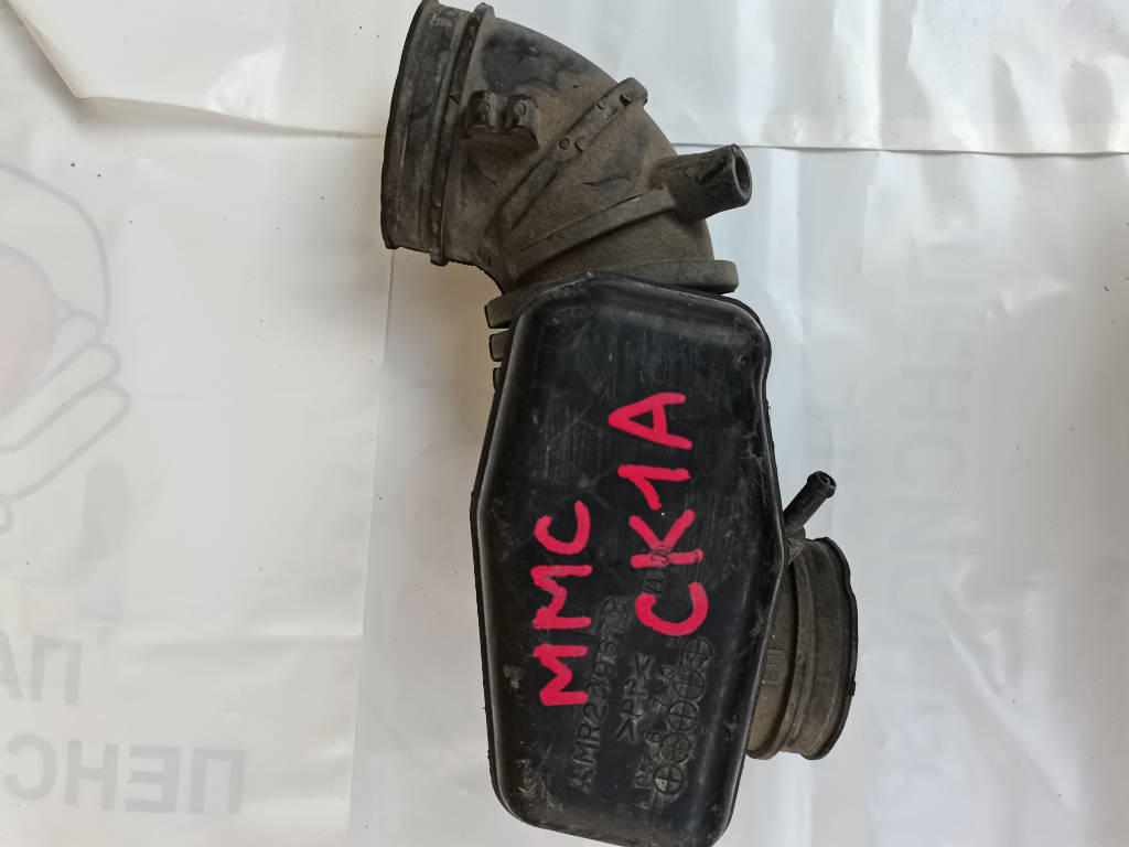 Патрубок воздушного фильтра MR239678 Mitsubishi Lancer CK1A 4G13