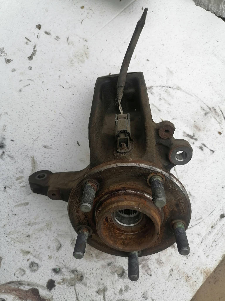 Ступица правая передняя Mazda Axela 2004 BKEP LFVE