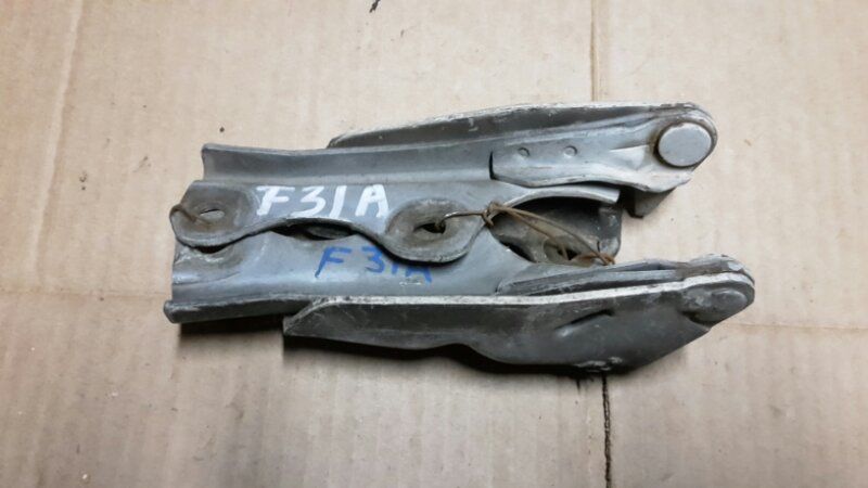 Петля капота  Mitsubishi Diamante F31A 6G73