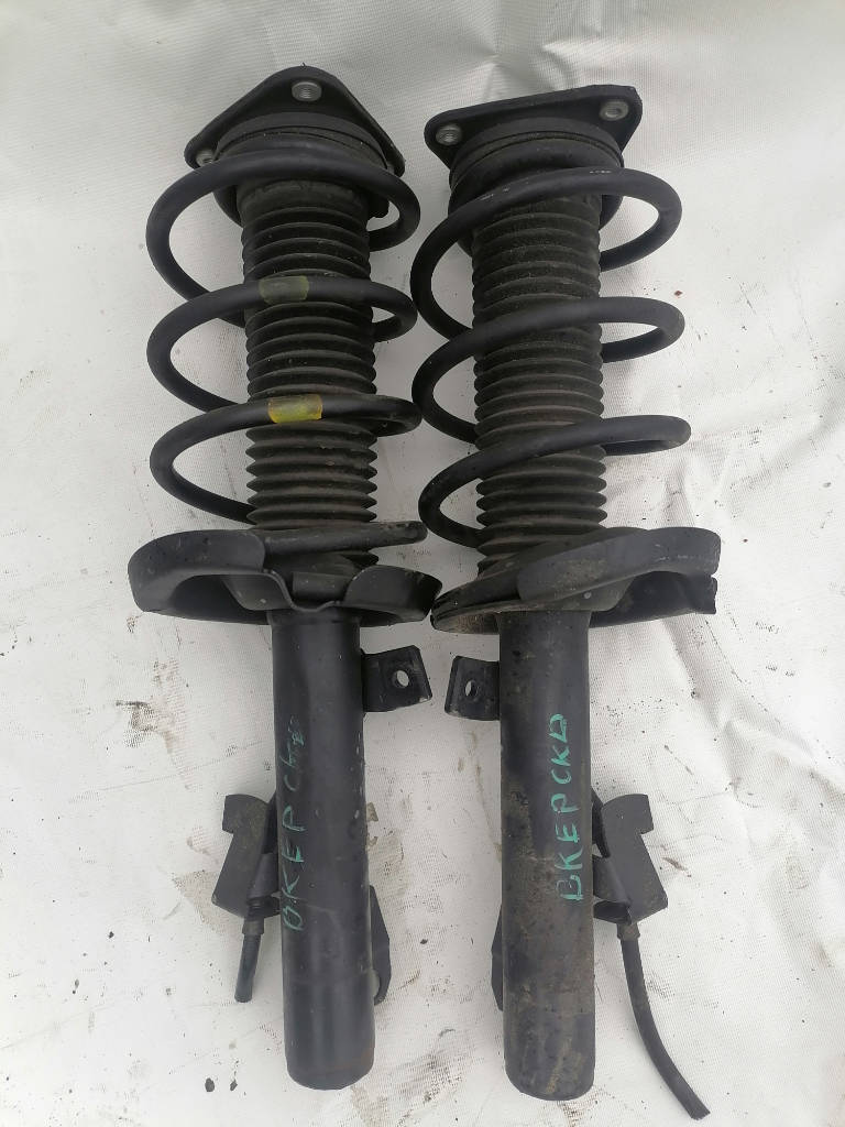 Амортизатор левый и правый передний BP4K34900E, BP4K34700E Mazda Axela 2004 BKEP LFVE