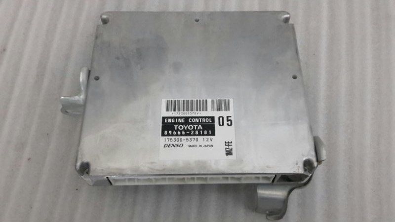 Блок управления двс  Toyota Estima MCR40 1MZ-FE