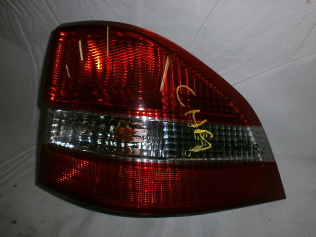 Стоп-сигнал 1372 Honda Accord CH9 