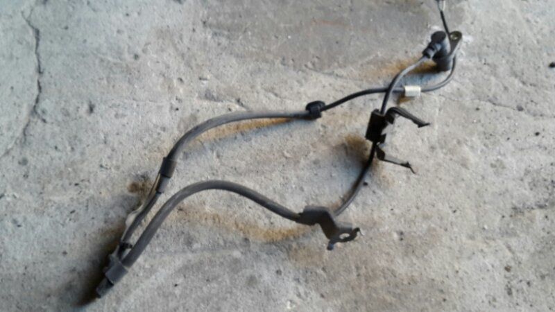 Датчик abs  Toyota Estima MCR40 1MZ-FE