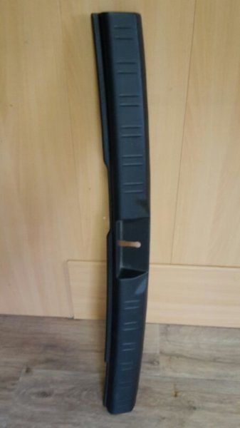 Панель замка багажника  Subaru Forester SG5 EJ205