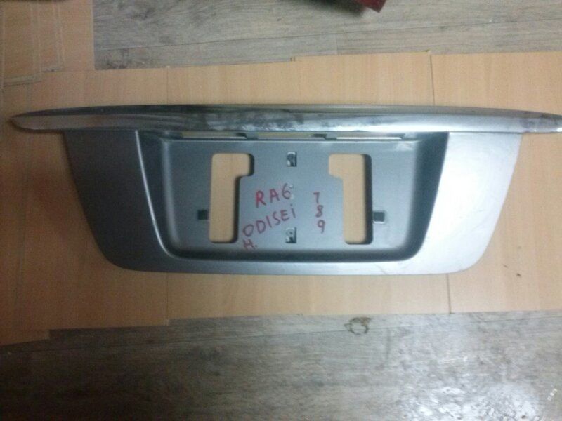 Накладка на дверь багажника  Honda Odyssey RA6, RA7 