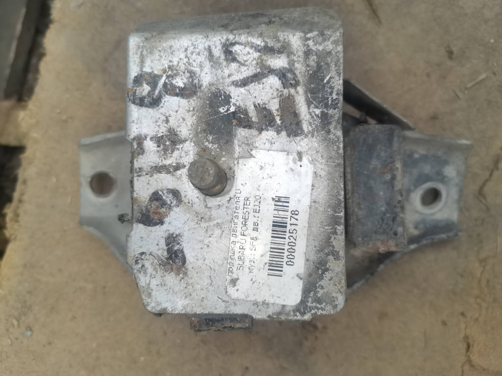 Подушка двигателя Subaru Forester SF5 EJ20