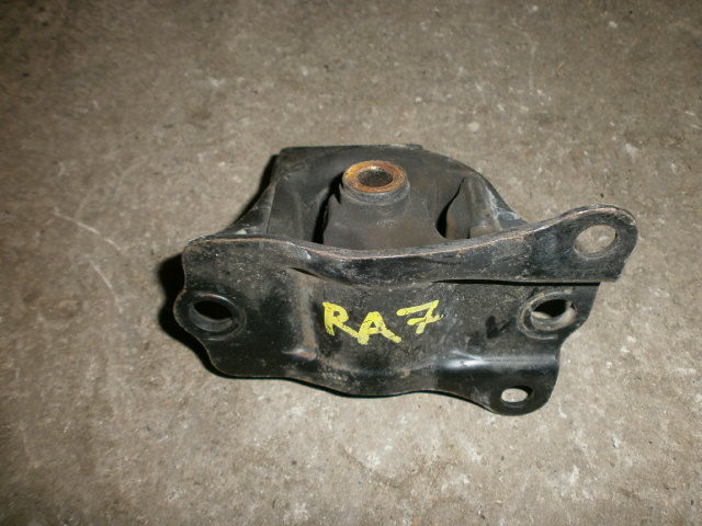 Подушка двигателя  Honda Odyssey RA7 F23A