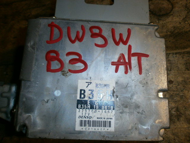 Блок управления двс B35418881B Mazda Demio DW3W B3