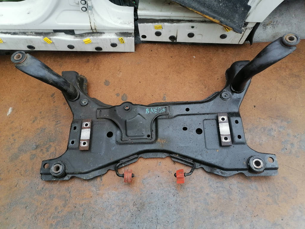 Балка под ДВС BP4K34800F Mazda Axela 2004 BKEP LFVE