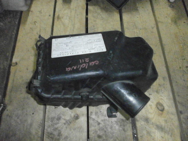 Корпус воздушного фильтра  Toyota Caldina AT211 7A