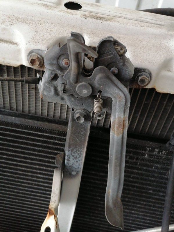 Замок капота  Toyota Ipsum ACM21 2AZ-FE