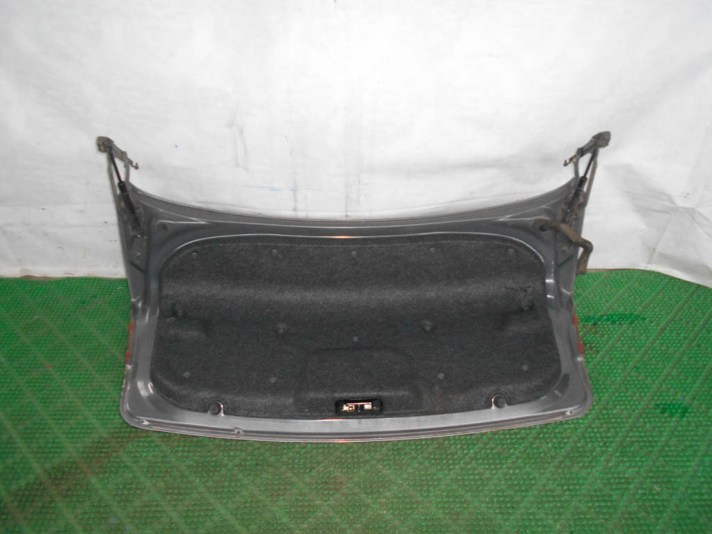 Крышка багажника Mazda Axela 2004 BKEP LFVE