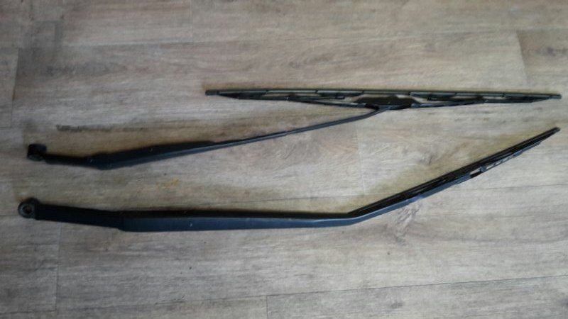 Держатель дворника слева спереди Toyota Estima 2004 MCR40 1MZ-FE