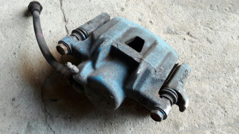 Суппорт  Toyota Estima MCR40 1MZ-FE