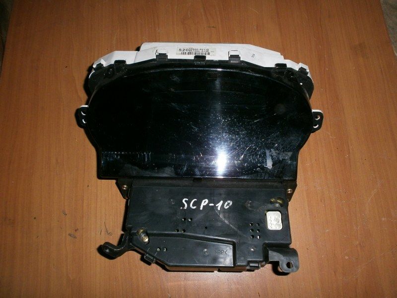 Щиток приборов  Toyota Vitz SCP10 1SZFE