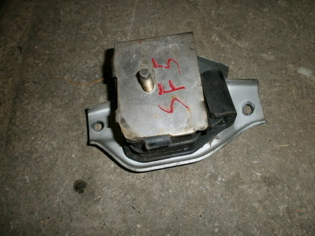 Подушка двигателя  Subaru Forester SF5 ej205