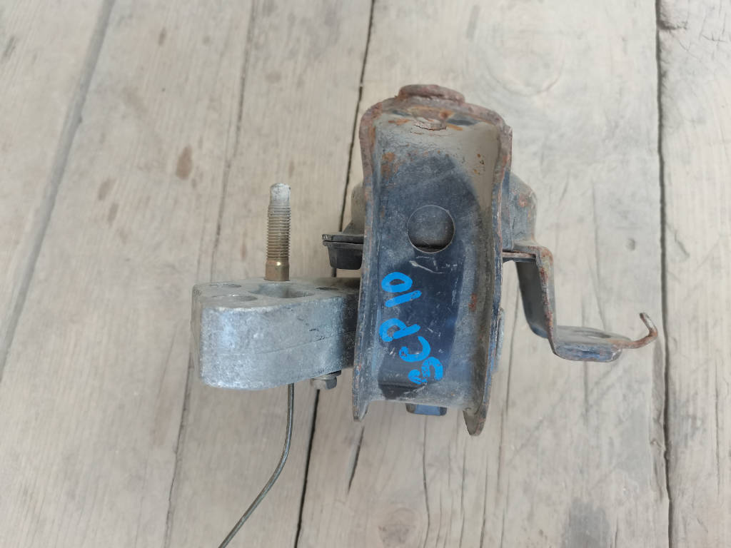 Подушка двигателя Toyota Vitz  SCP10 1NZFE