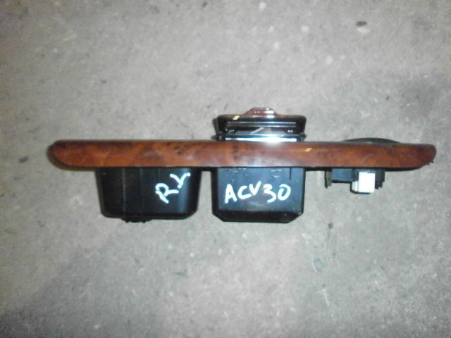 Кнопка стеклоподъемника  Toyota Camry ACV30 