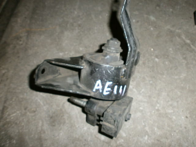 Подушка двигателя  Toyota Trueno AE111 4AGE
