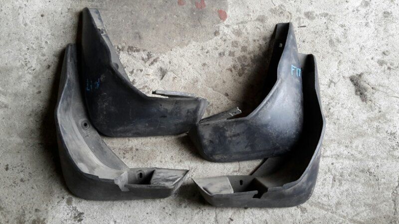 Брызговики комплект  Honda Fit GD2 L13A
