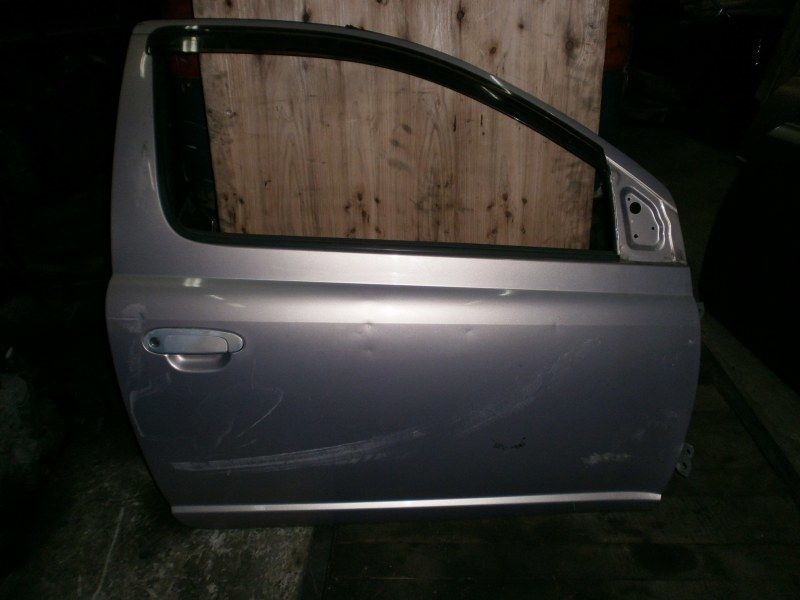 Дверь  Toyota Vitz SCP10 1SZFE