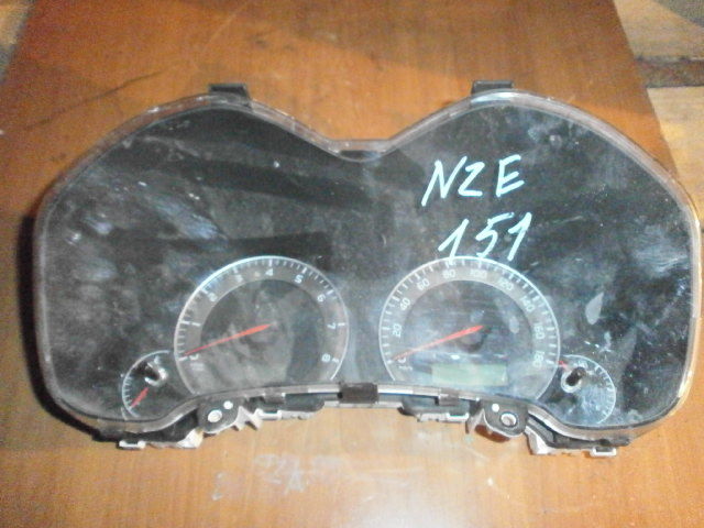 Щиток приборов  Toyota Auris NZE151 1NZ