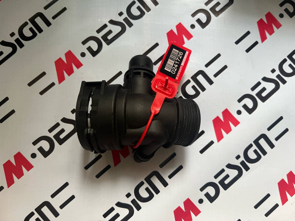 Пластиковый фитинг шланга ОЖ BMW 17127596832