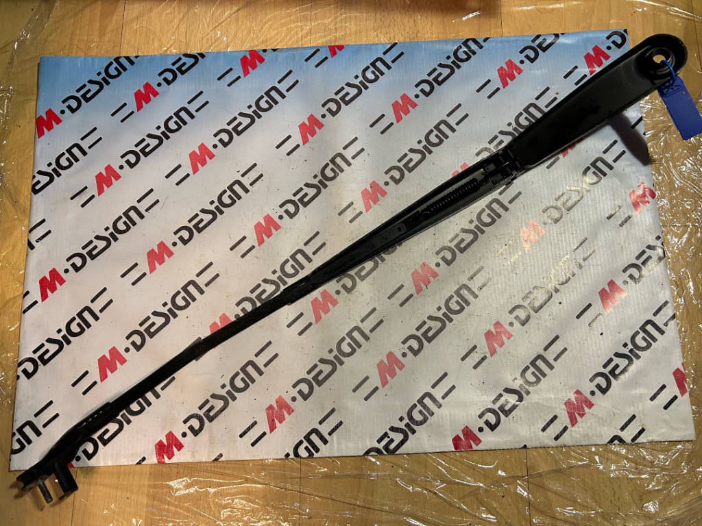 Рычаг стеклоочистителя сторона пассажира bmw X3 61617213272