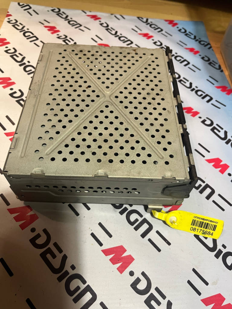 Блок управления магнитолой Audi 4F0035541