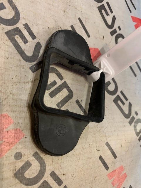 Прокладка ограничителя двери Левой задней BMW E90 51227125589