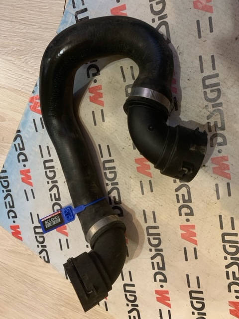 Патрубок охлаждения радиатор Нж-термостат BMW E90 17127564480