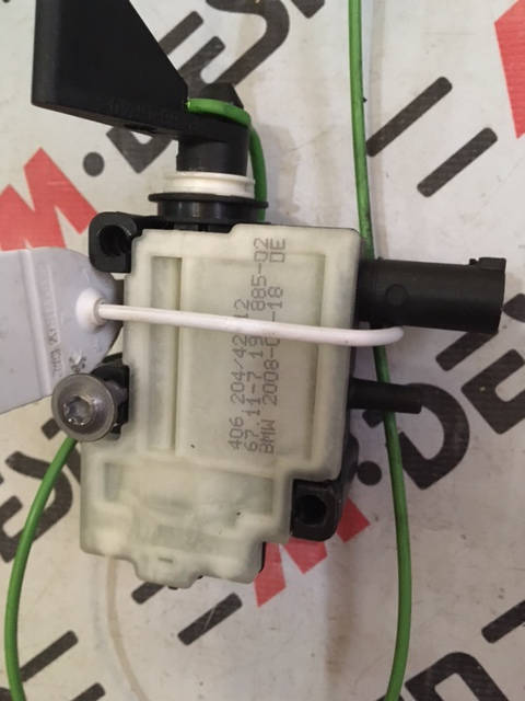 Сервопривод лючка бензобака bmw E82 E88 67117198885