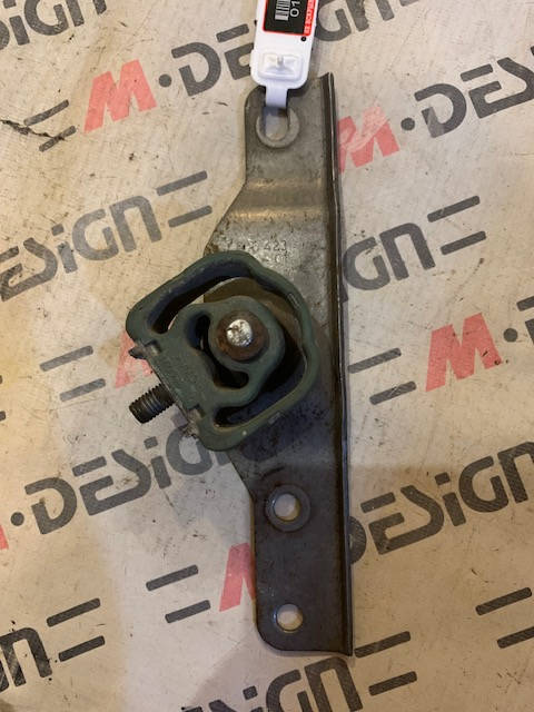 Крепление приемной трубы к КПП BMW F25 F26 18307606423