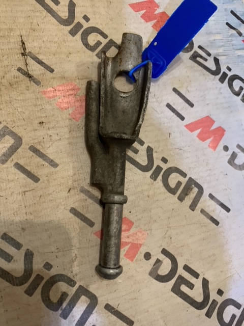 Кронштейн заднего дополн.глушителя BMW F25 F26 18307620945