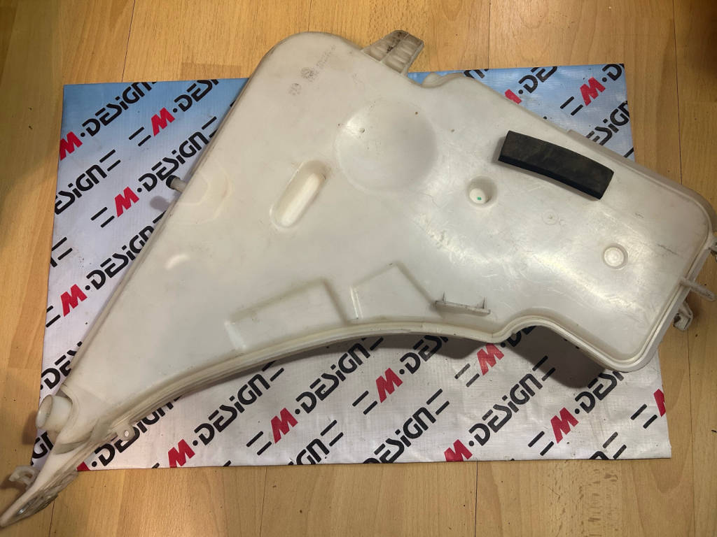 Бачок стеклоомывателя BMW F30 61667241672