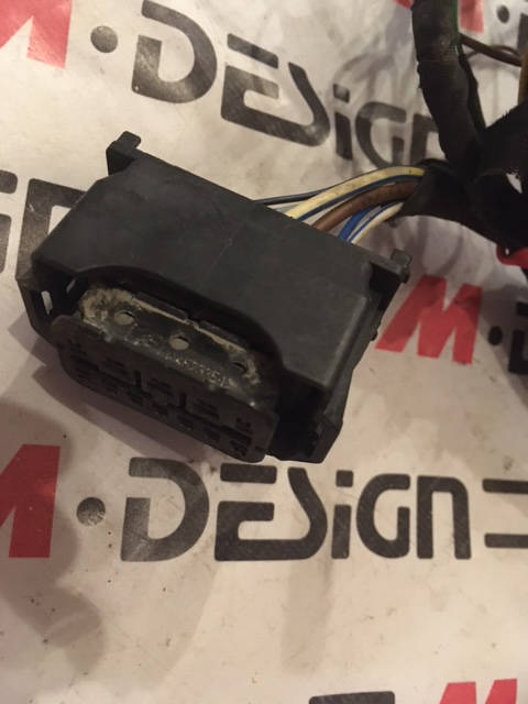 Разъем фары гнездовой BMW E88 E90 61132359991